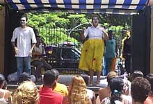O primeiro grupo a se apresentar foi o 'Teatro Cabeça' do Centro Psiquiátrico do Rio de Janeiro (CPRJ).