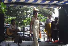 Os integrantes participam da Oficina de Teatro coordenada por Dinah Kleve, desde 2002.